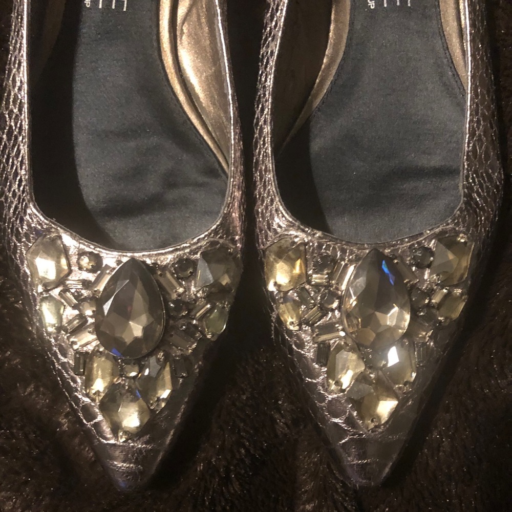 SE Boutique (Sam Edelman) Crystal point toe flat.